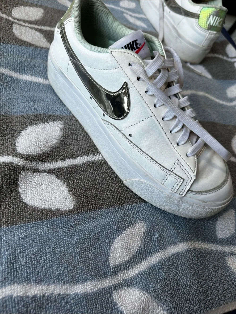 Nike Blazer Low Platform – Mint Foam Iridescent (Women) Size 7